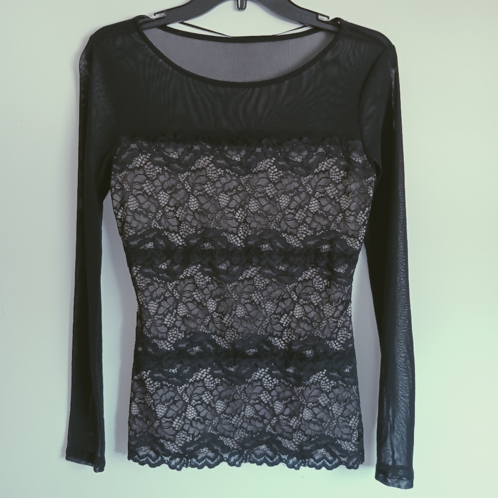 International Concepts top, small